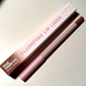 Kylie Cosmetics Plumping Lip Liner - iced latte